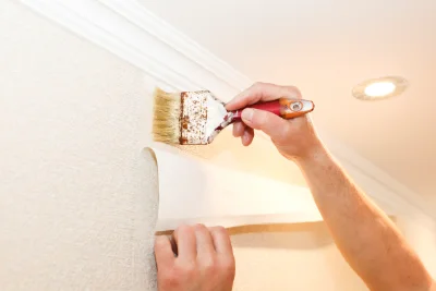Pose de papier peint à Tallone — revêtements muraux et toiles de verre